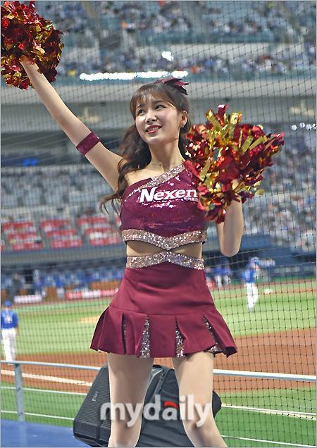 ▲ 치어리더 안지현 '민망한 초미니 스커트'