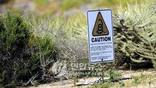 미국 골프장 내 뱀 경고판[EPA=연합뉴스 자료사진]