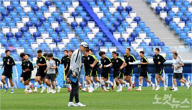 17일(현지시각) 러시아 니즈니노브고로드 스타디움에서 대한민국 축구대표팀이 공식 훈련을 하고 있다 (러시아=노컷뉴스 박종민 기자)