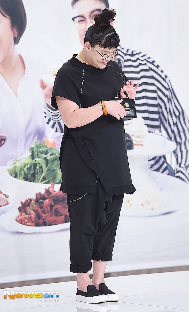 이영자 ‘같은 가방이지만 목적은 다르...’