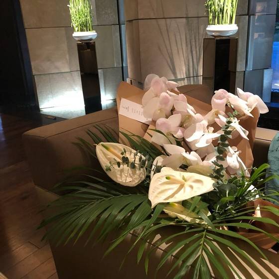 유칼립투스가 포함된 핸드타이드. [사진 류아은]