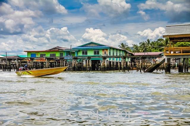 ▲ 캄퐁 아에르 수상가옥