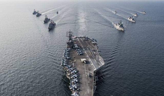 미국의 니미츠급 항모 1개 전단의 화력은 웬만한 국가의 전체 군사력을 압도한다.