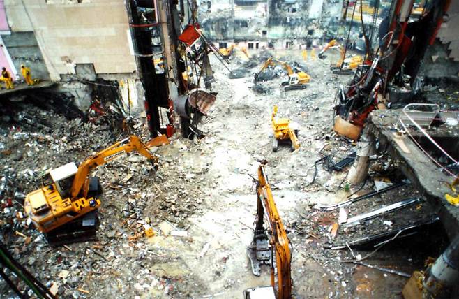 삼풍백화점 붕괴 사건 현장. <한겨레> 자료 사진.