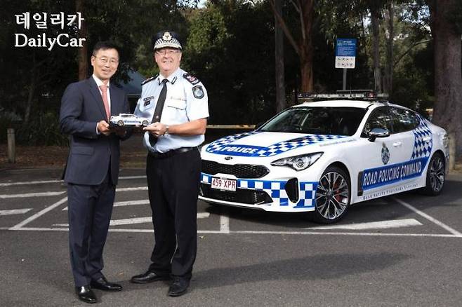 기아 스팅어 경찰차