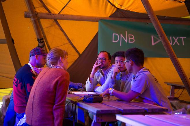 노르웨이의 스타트업 생태계를 알리기 위해 2015년 시작된 민간 콘퍼런스인 '스타트업 익스트림'은 텐트(천막) 안에 마련된 공간에서 다양한 만남과 토론이 이뤄진다. [스타트업 익스트림]