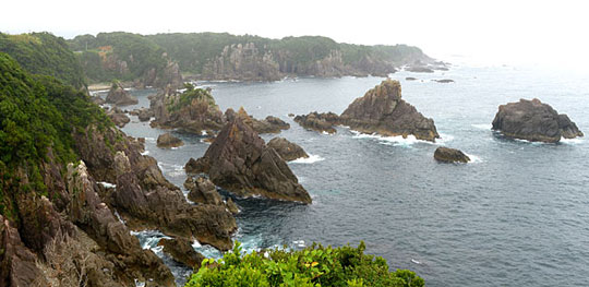 와카야마현의 최남단의 섬 기이오시마의 우미콘고. 북한 금강산의 명승인 해금강의 이름을 따다 지명으로 삼은 곳이다.