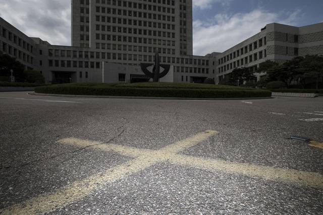 서울 서초구 대법원 전경. 김성광 기자 flysg2@hani.co.kr