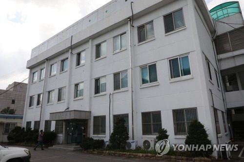 기무사 수사 시작합니다 (서울=연합뉴스) 한상균 기자 = 13일 오후 기무사 특별수사단 사무실을 준비 중인 것으로 알려진 국방부 검찰 별관.       특수단은 이번 주말에 준비를 마치고 16일부터 공식 수사업무를 시작할 것으로 밝혔다.     xyz@yna.co.kr