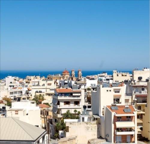 카잔차키스 무덤에서 바라본 이라클리온 구시가지와 에게해.