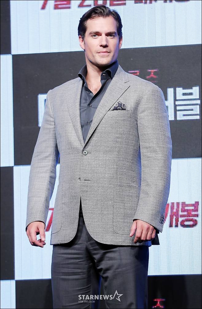 [★포토]헨리 카빌, '조각 미남'