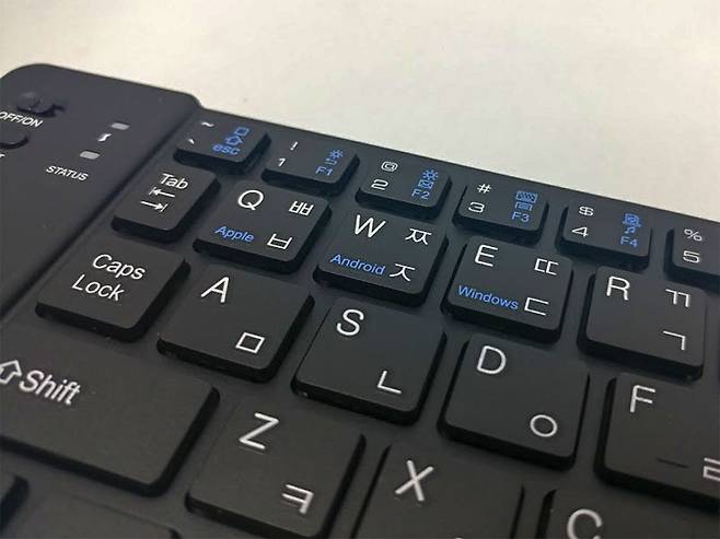 엔보우 N패드는 iOS, 안드로이드, 윈도우 등의 운영체제에 맞춰 일부 키의 기능을 변경할 수 있다