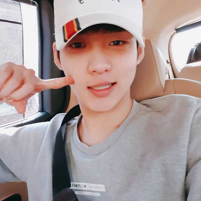 ‘믹스나인’ 출신 아이돌, 김동윤 사망 - 스펙트럼 인스타그램