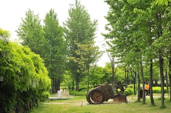 녹슨 ‘빗물 방류 밸브’