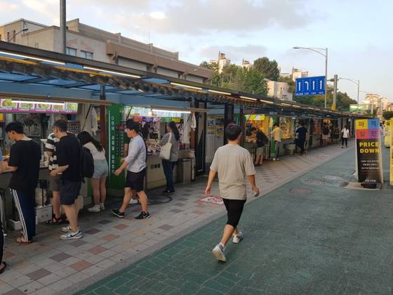 일부 노점상인들은 "규제가 너무 많다"는 이유로 서울시 거리가게 가이드라인을 반대한다. 임선영 기자
