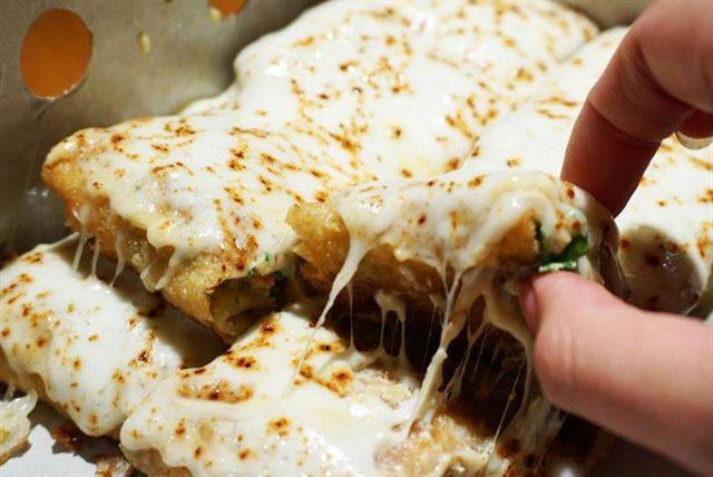 인도네시아의 대표 길거리 음식 ‘마타박’ ⓒ인도네시아관광청