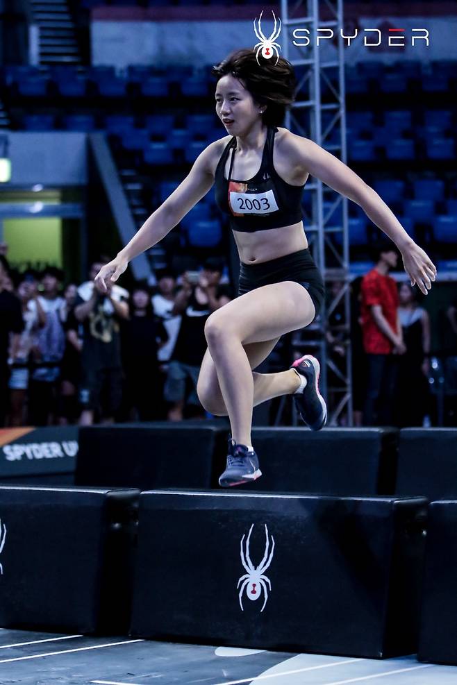 ▲ 2018 스파이더 얼티밋 여자부 예선의 허들 경기 장면 ⓒ 스파이더 제공