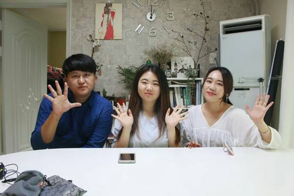 직접 기획한 영상 방향을 바탕으로 떨리는 첫 촬영을 진행했다.