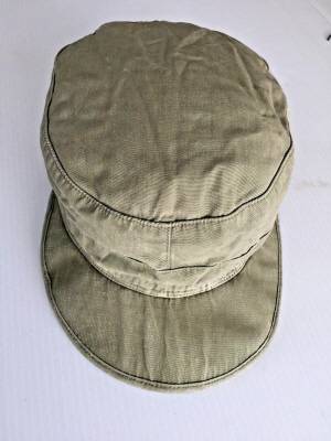 미 육군이 2차대전 당시 대량 보급한 1943년식 작업모. 샤코가 극한적으로 간략화한 형태다. 무려 75년 전에 나왔지만 원단의 재질만 다를 뿐 미군의 현용 패트롤 캡이나 한국 육군의 새로운 전투모와 디자인이 흡사하다.