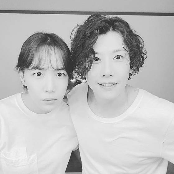 작사가 김이나(왼쪽)와 가수 박효신 /사진=작사가 김이나 인스타그램