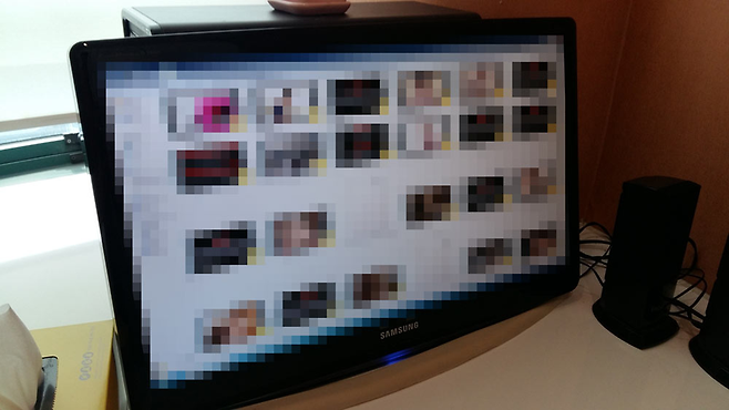 비뇨기과 정액 채취실 컴퓨터에 가득한 음란물 ⓒ 시사저널