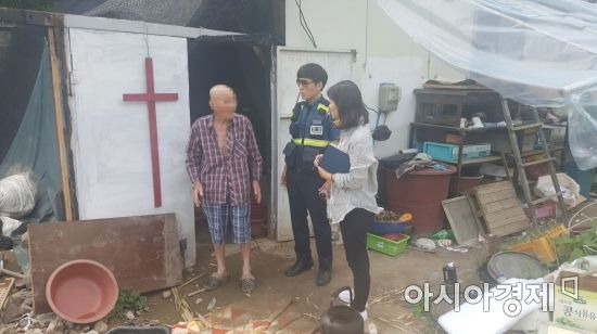 고독사 예방사업. 자료사진. 기사와 관련이 없음.