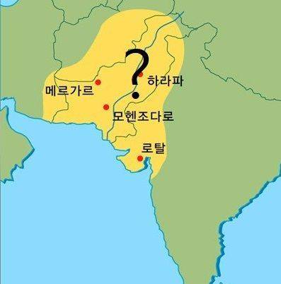 인더스 문명은 기존에는 아리안족 침략으로 무너진 것으로 알려졌지만, 고도의 도시를 세울 정도의 문명이 왜 아리안족이란 유랑민족에 의해 멸망했는지는 정확히 알려져있지 않다.(지도=두산백과)