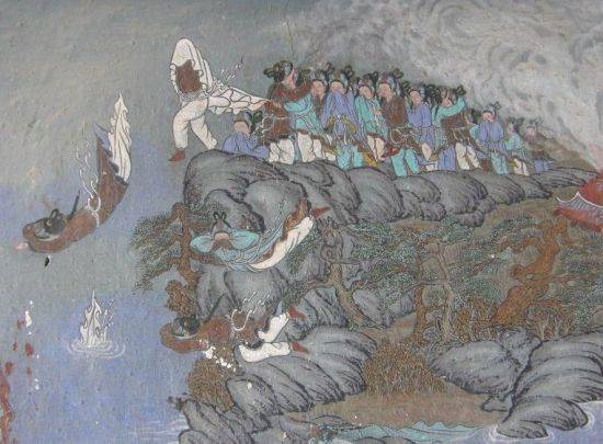 낙화암에서 떨어지는 삼천궁녀의 모습을 그려넣은 낙화암 고란사 극락보전 벽화 모습(사진=한국관광공사)