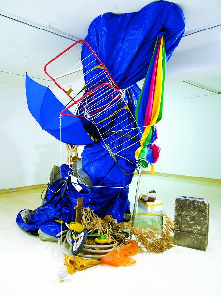 2010년 서울 종로구 인사미술공간에서 선보인 ‘부표’. 작가 제공