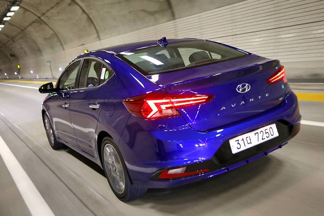 현대자동차 준중형 세단 더뉴 아반떼 후면 모습 (제공=현대자동차)