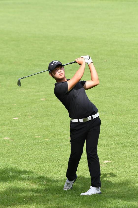 7일 경기도 성남 남서울 골프장에서 열린 허정구배 아마추어골프대회에서 정상에 오른 배용준. [사진 삼양인터내셔날]
