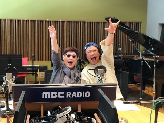 육중완 양희은, 여성시대