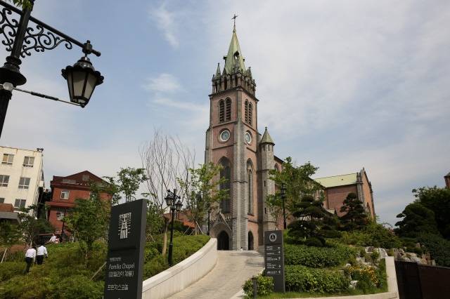 이완용이 습격당한 명동성당 일대 모습. <한겨레> 자료 사진.