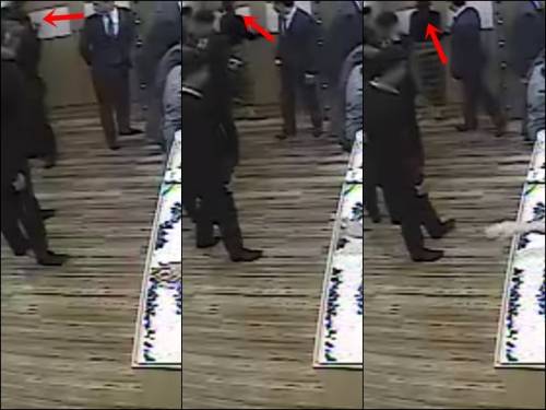 A씨가 B씨에 시선을 두고 이동하는 모습.