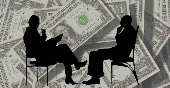 연봉 협상을 할 때 회사가 터무니 없는 연봉을 제시했을 경우 어떻게 대응하는 것이 현명할까. [사진 pixabay]