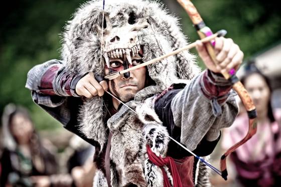 조선 건국을 다룬 SBS 드라마 '대풍수'에서 이성계(지진희 분). 함경북도 경흥 출신인 이성계는 두만강 일대 여진족과 정치적으로 긴밀한 관계를 유지했다. [사진제공 SBS]