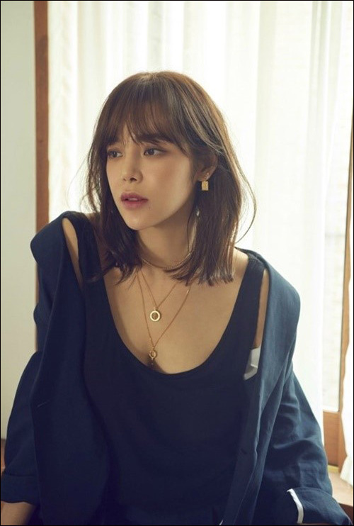 배우 박시연이 고혹적인 아우라를 뽐내는 주얼리 화보를 공개했다.ⓒ엠주