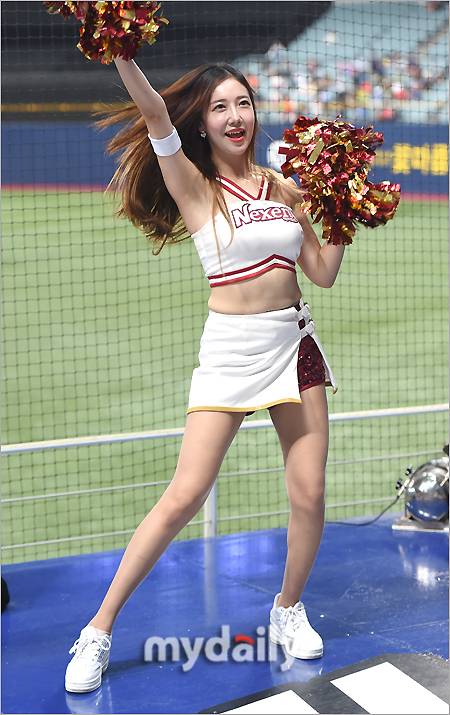 ▲ 치어리더 박한솔 '어마어마한 다리 길이'