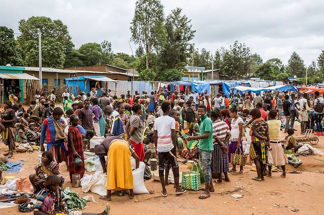 다양한 아프리카 소수부족을 만날 수 있는 키 아퍼 시장