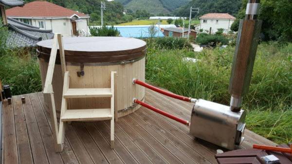 오 대표는 "힐링과 여가, 새로운 경험이 요즘 트렌드"라며 "고객들보다 앞서 트렌드에 대해 생각하고 이를 제공할 수 있어야 한다"고 말했다. 그는 "요즘 나무로 된 노천 욕조에 관심이 많다"고 했다. /프리홈 인터내셔널 제공