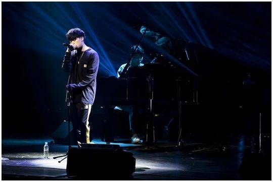 오는 10월 말 단독 콘서트를 여는 빈첸. / 사진제공=로맨틱팩토리