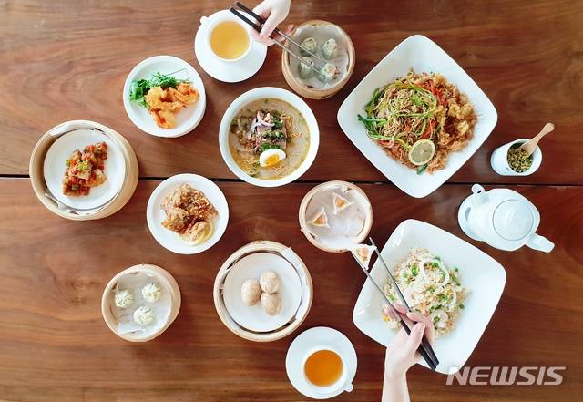 코트야드 메리어트 서울 타임스퀘어 '모모바'의 '얌차 런치 메뉴'