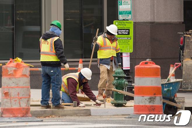 미국 워싱턴 DC의 한 건설 부지에서 일하고 있는 노동자들. <자료사진>© AFP=뉴스1