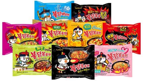 삼양식품은 9가지 종류의 불닭볶음면을 생산하고 있다. 올해 불닭브랜드 매출은 3000억원을 넘길 전망이다.[사진 삼양식품]
