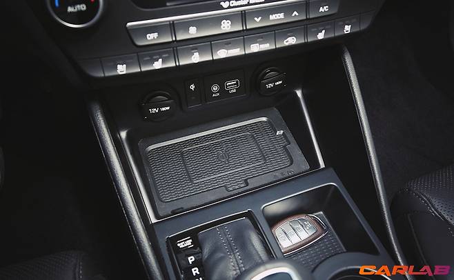 '스마트 패키지1'에 포함된 스마트폰 무선충전 기능