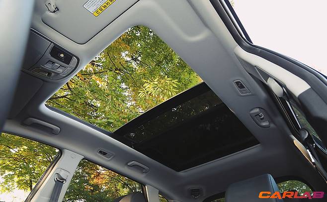 광활한 파노라마 선루프