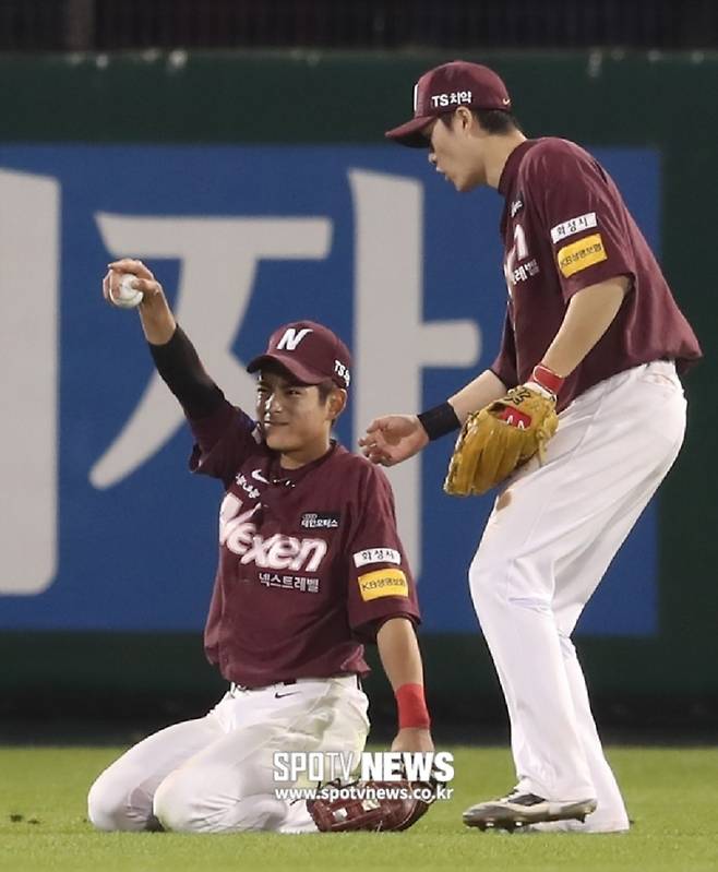 ▲ 넥센 히어로즈 외야수 이정후(왼쪽) ⓒ한희재 기자