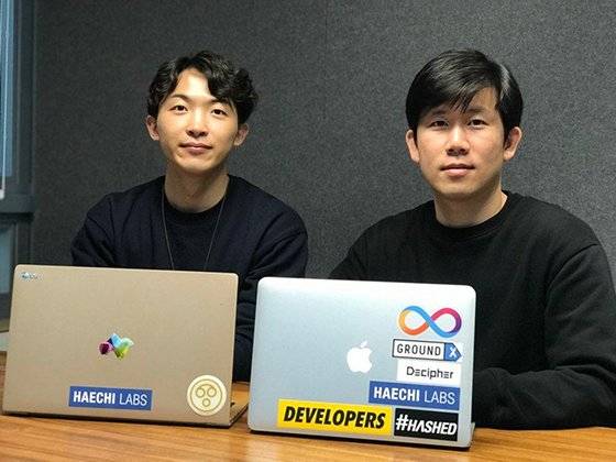 해치랩스 공동창업자인 김종호 대표(오른쪽)와 김민석 이사가 파이낸셜뉴스 블록포스트와 인터뷰하고 있다. 사진=김미희 기자