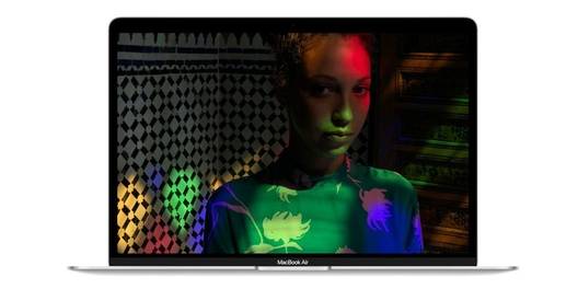 전작보다 48% 많은 색상을 표현할 수 있는 신형 맥북 에어. /애플 공식 홈페이지 캡쳐