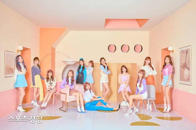 걸그룹 아이즈원. 사진 오프더레코드